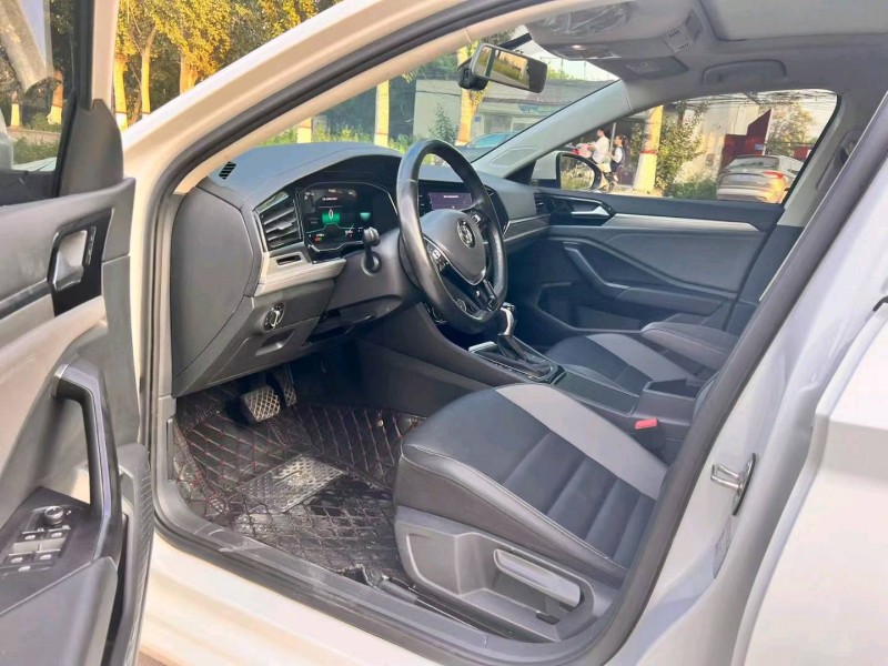 保定21年大众速腾4