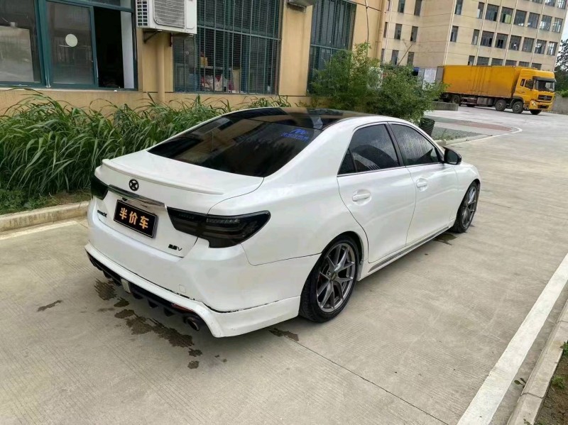 武汉13年丰田锐志4