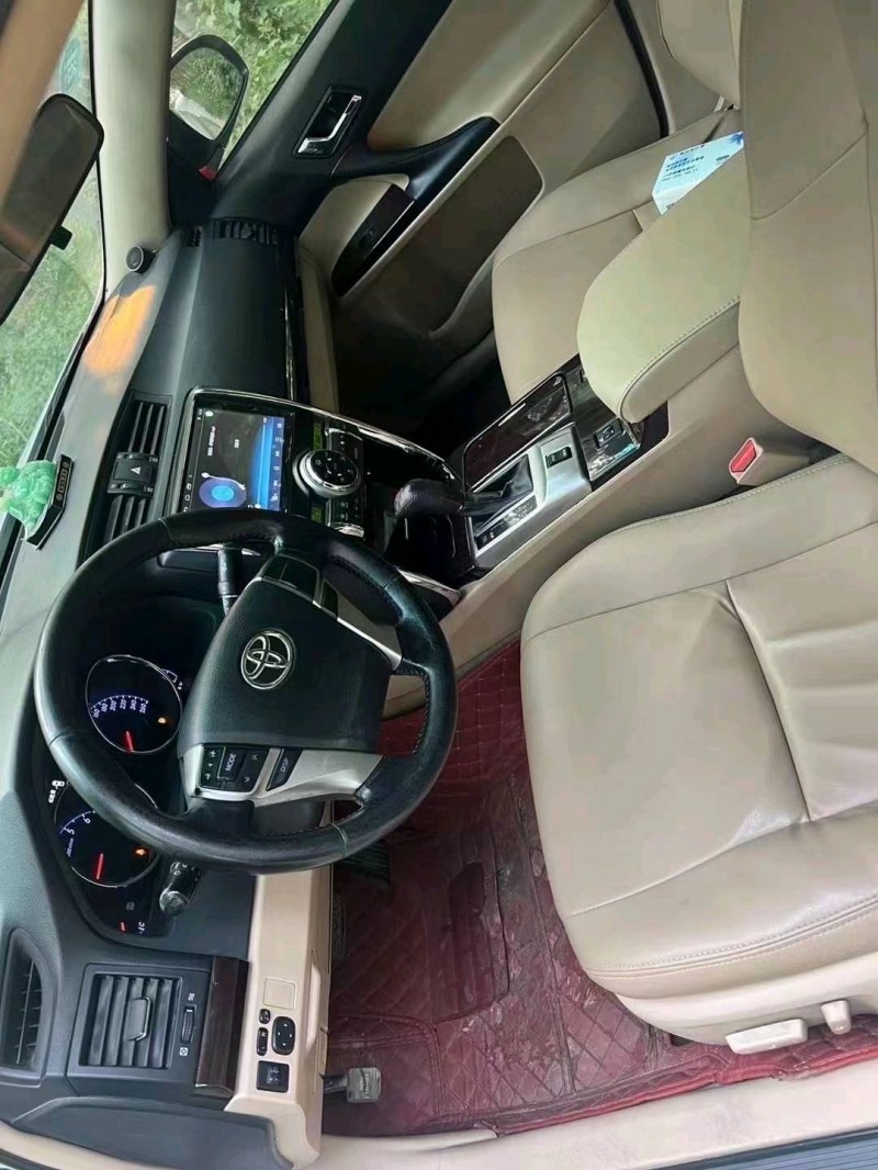 济南13年丰田锐志4