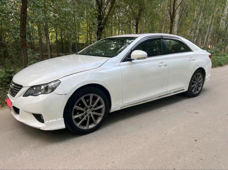 济南13年丰田锐志6