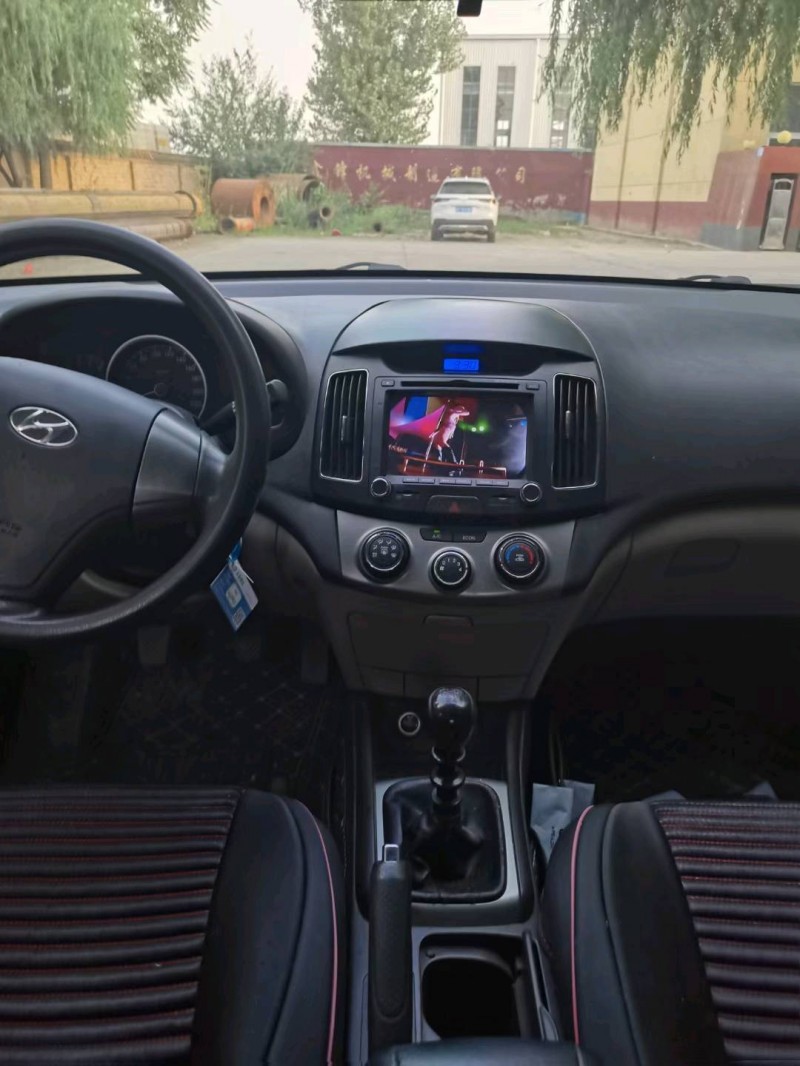 保定13年现代悦动5