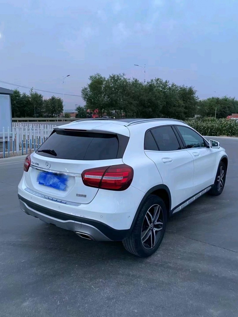 枣庄18年奔驰GLA5