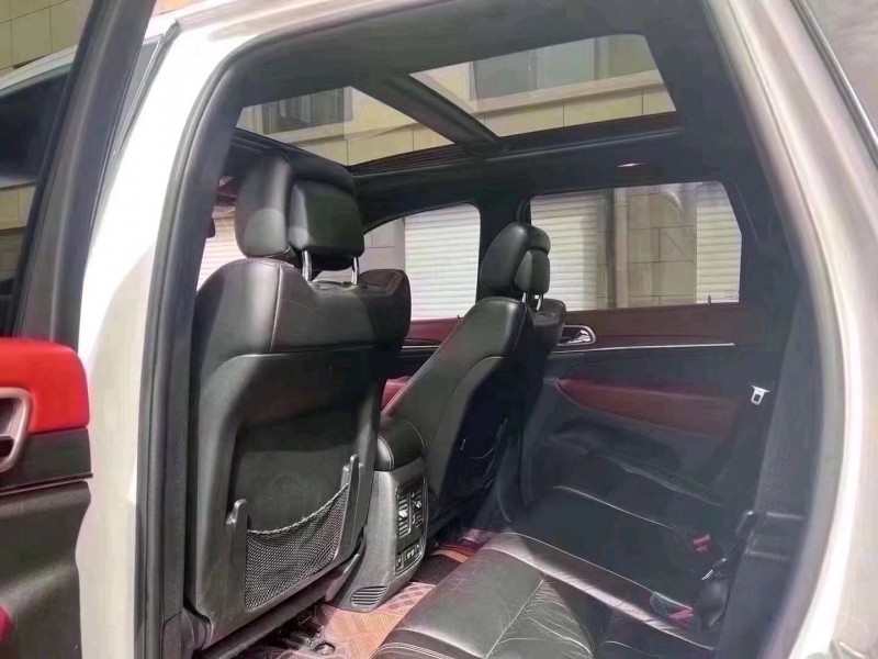 枣庄17年Jeep大切诺基5