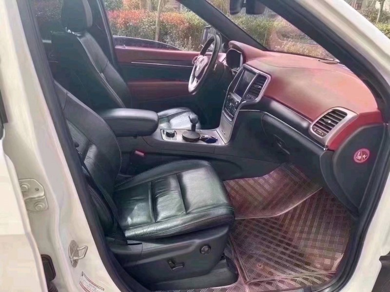 枣庄17年Jeep大切诺基6