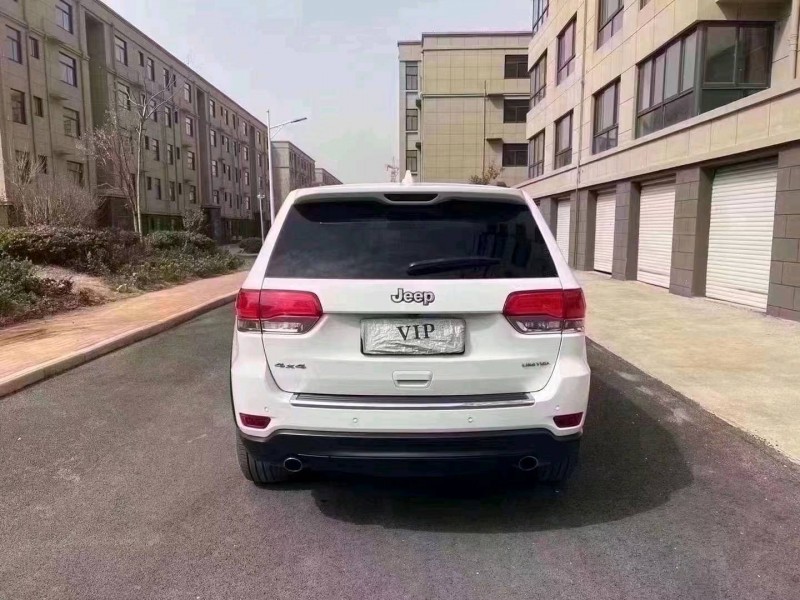 枣庄17年Jeep大切诺基9