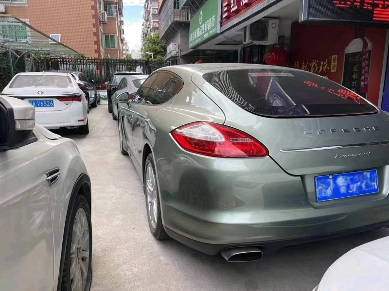 三明12年保時捷Macan8