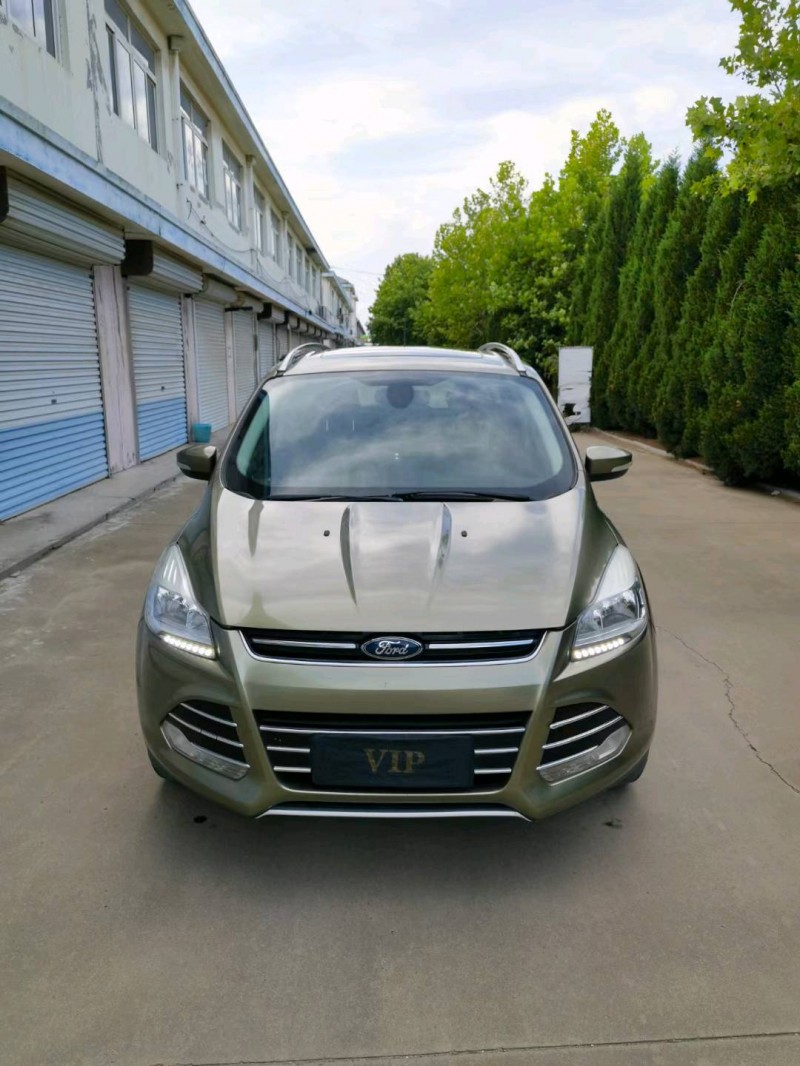 青岛16年福特翼虎1