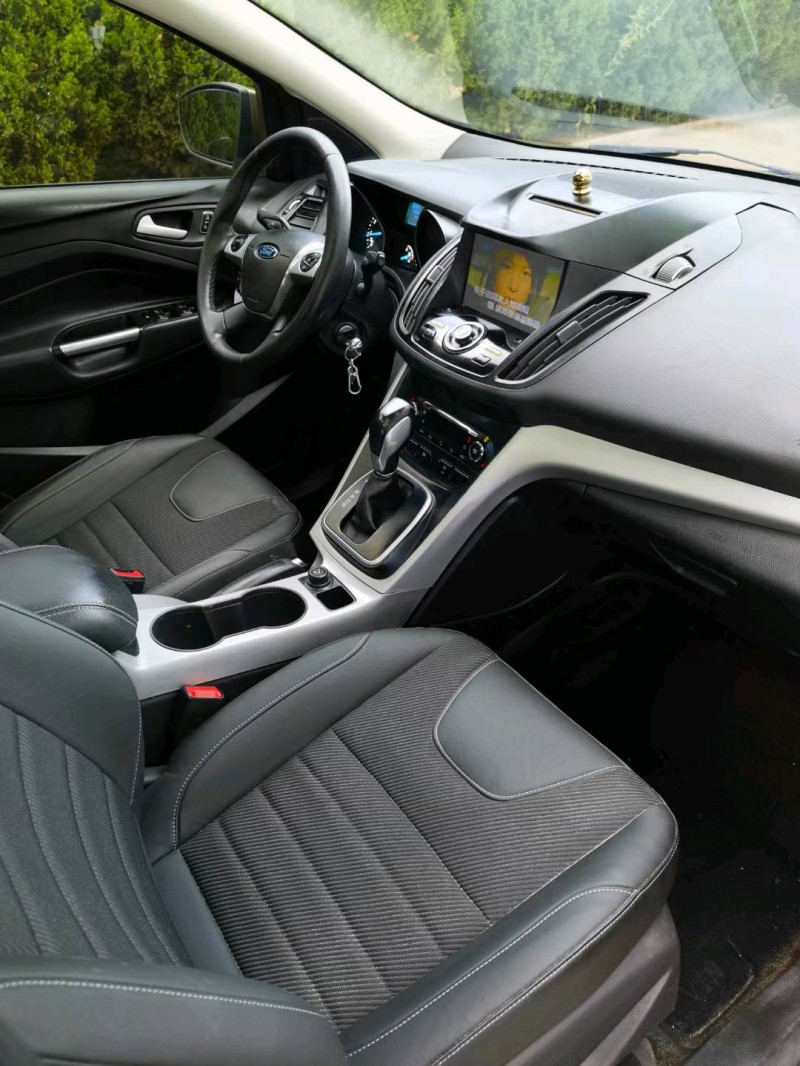 青岛16年福特翼虎8