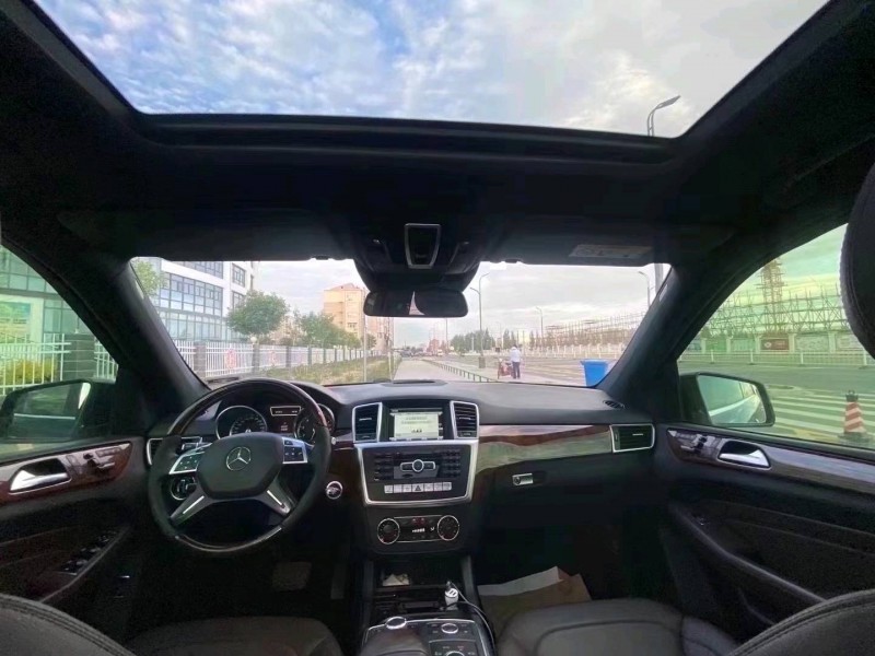 邯郸15年奔驰ML6