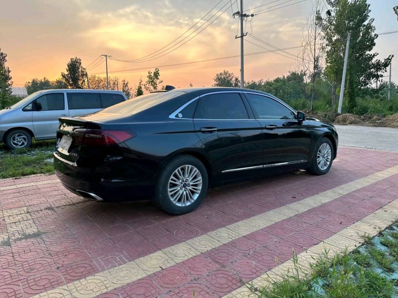 徐州16年福特金牛座8