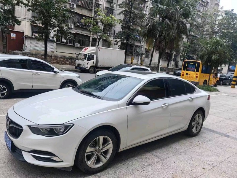 宜昌20年别克君威2