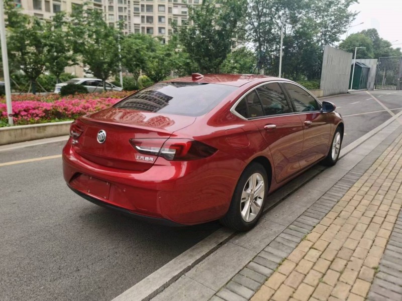 苏州19年别克君威7