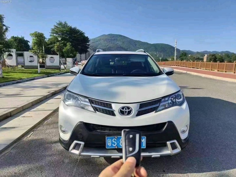 汕头16年丰田RAV4荣放1
