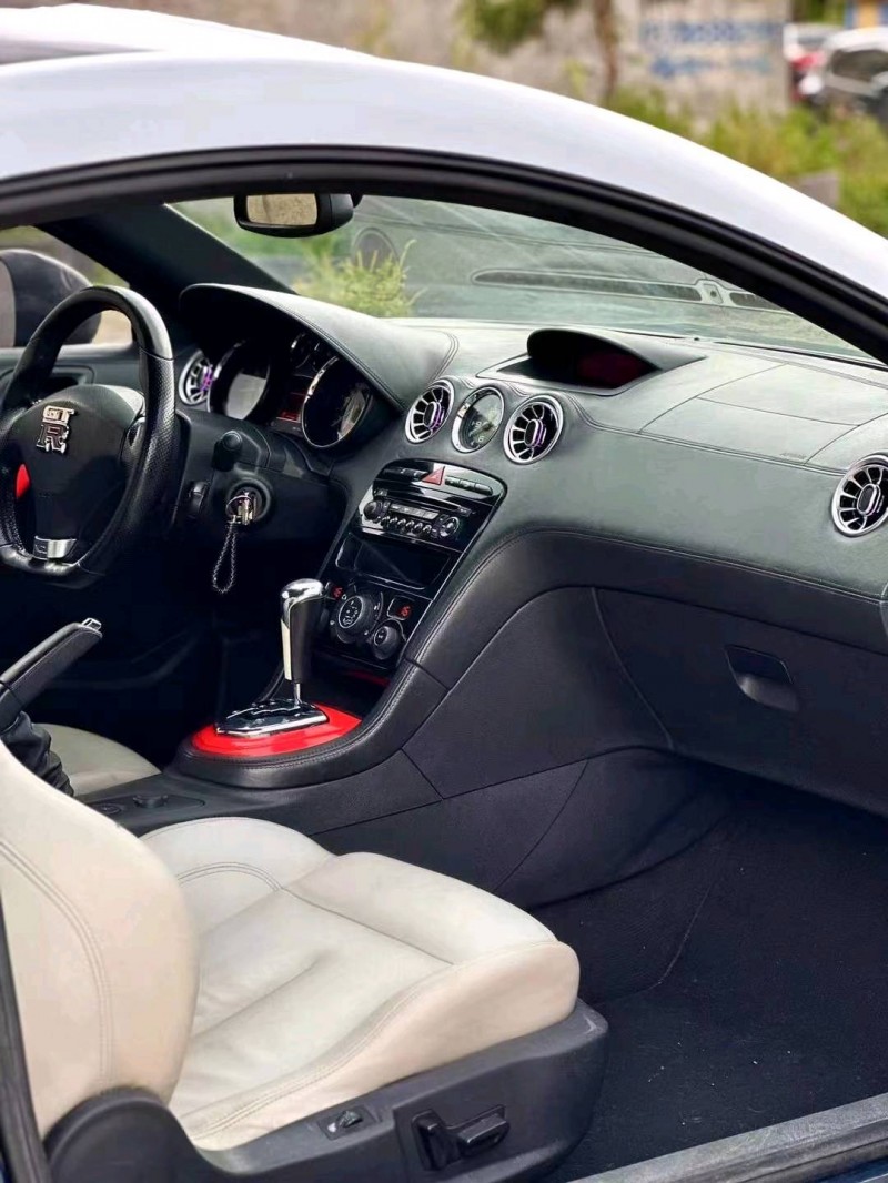 珠海11年标致RCZ4
