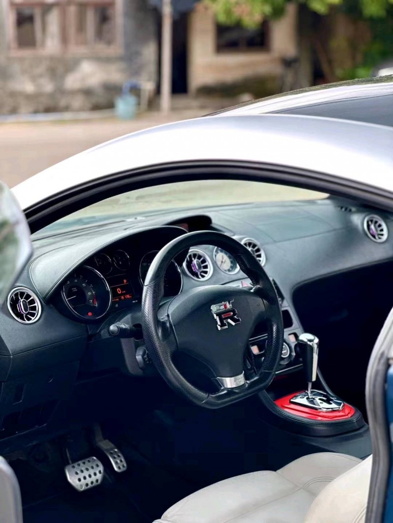 珠海11年标致RCZ5