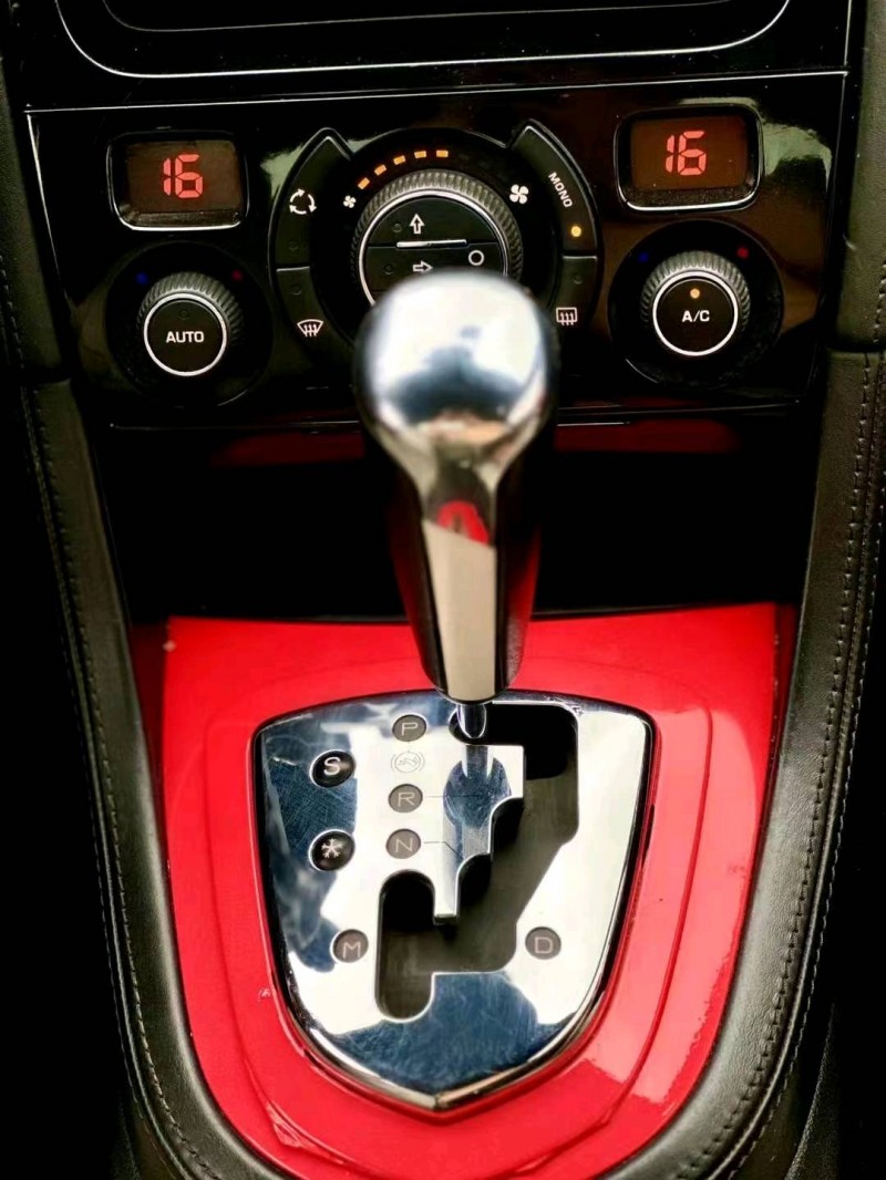珠海11年标致RCZ8