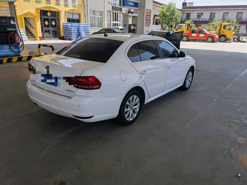 保定17年大众朗逸8