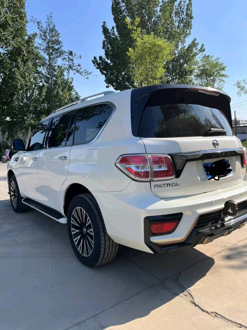 保定17年日产途乐7