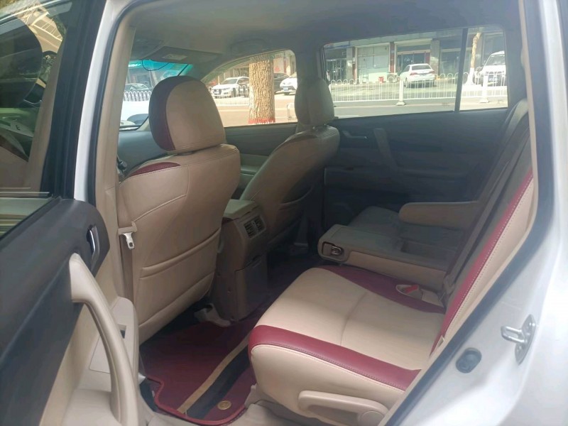 保定14年丰田汉兰达6