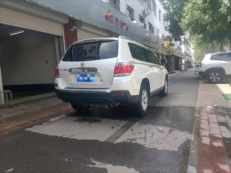 保定14年丰田汉兰达7