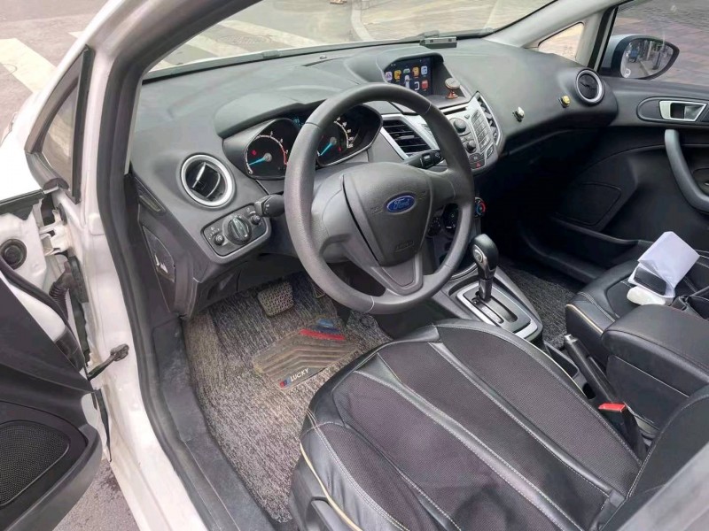 邢台15年福特嘉年华3