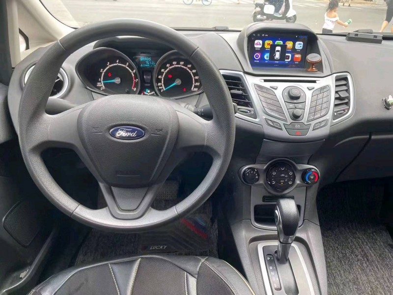 邢台15年福特嘉年华4