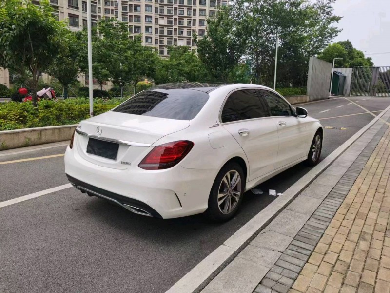 苏州21年奔驰C8