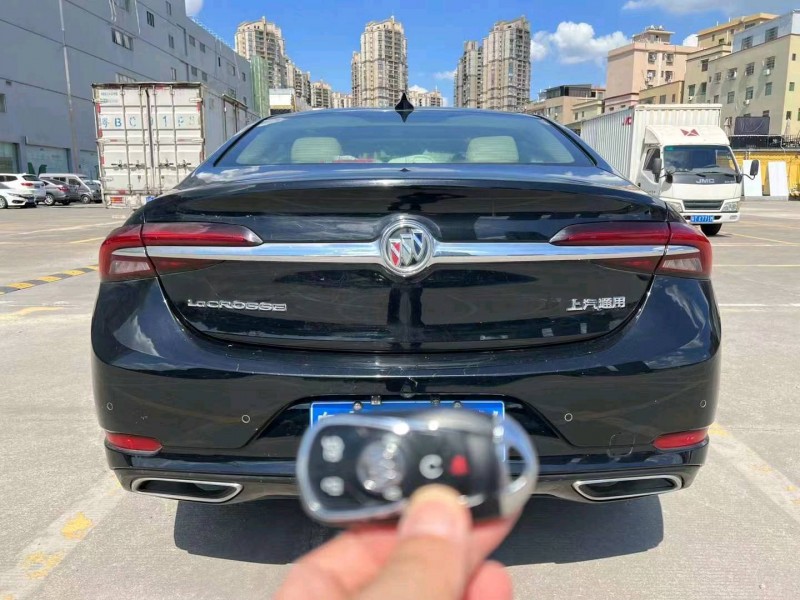 珠海20年别克君越5