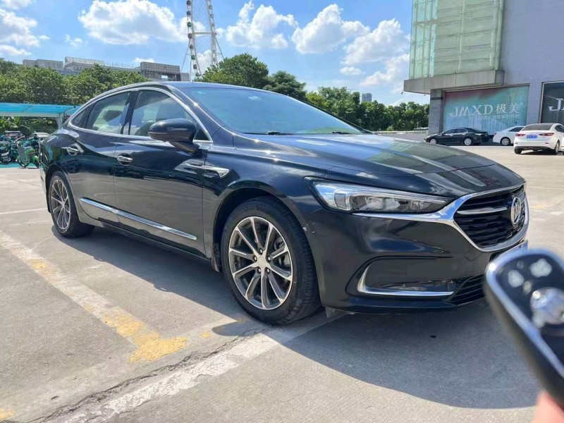 珠海20年别克君越8