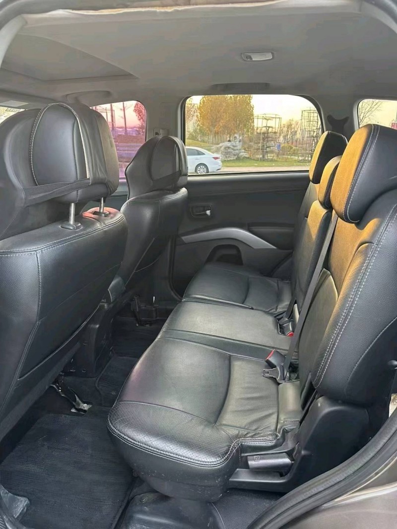 廊坊13年三菱欧蓝德6