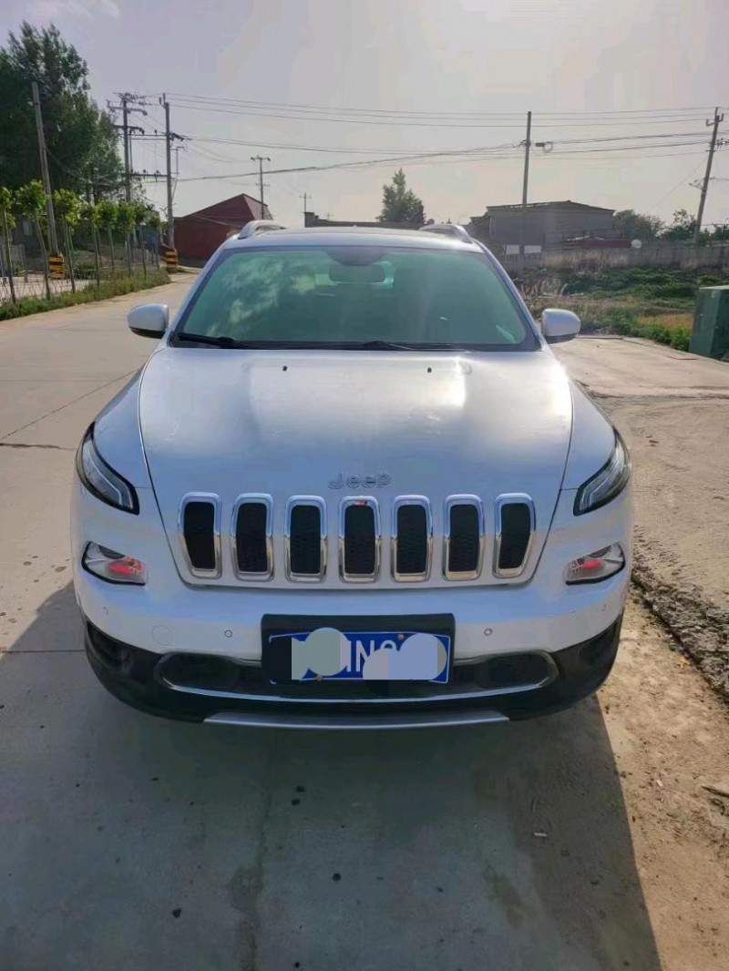 保定16年Jeep自由光1