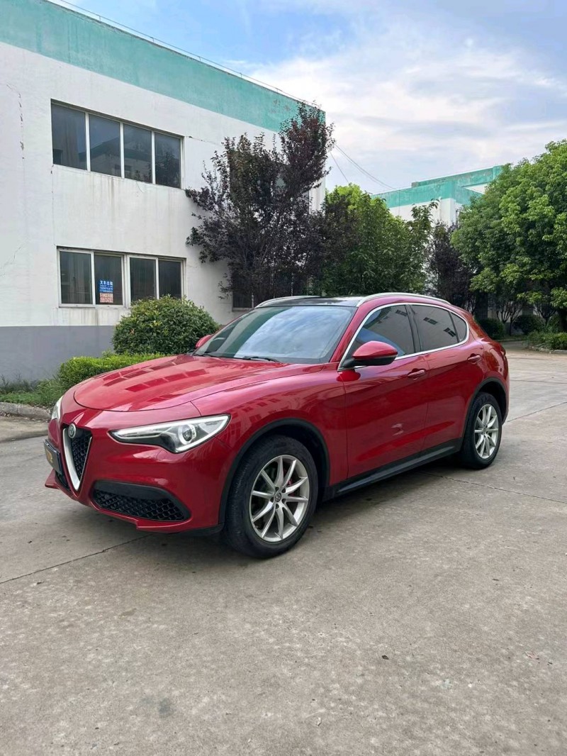 宿迁18年阿尔法·罗密欧Stelvio2