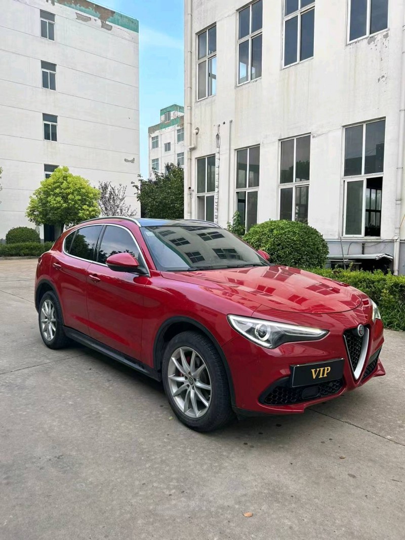 宿迁18年阿尔法·罗密欧Stelvio3