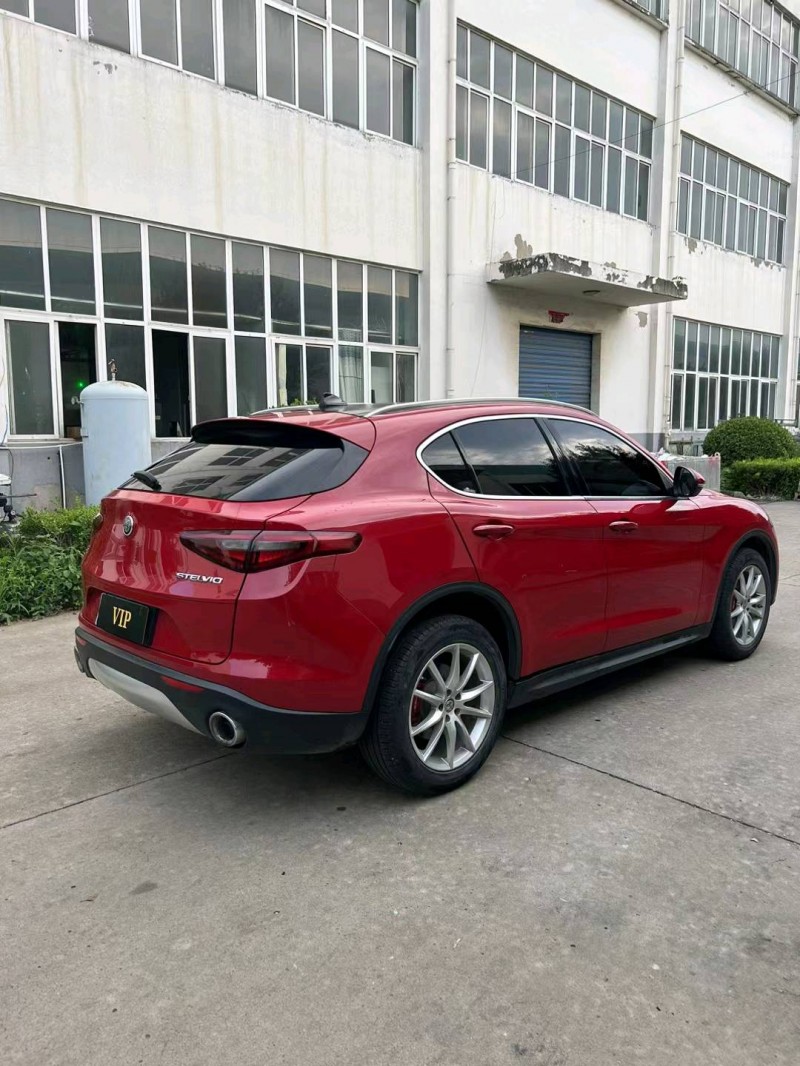 宿迁18年阿尔法·罗密欧Stelvio7