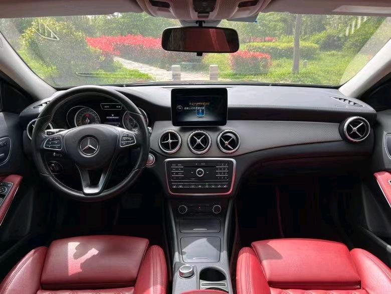 盐城17年奔驰GLA7