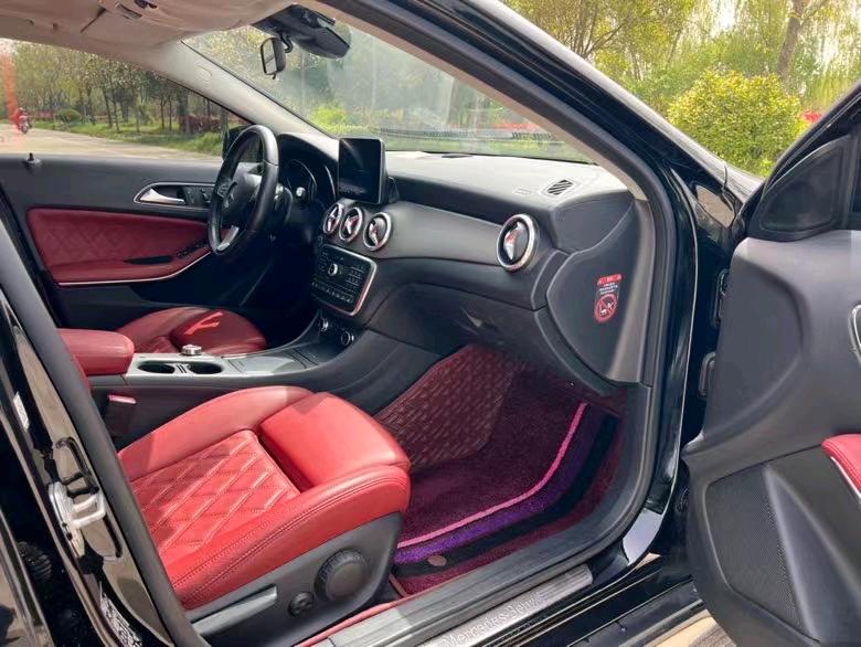 盐城17年奔驰GLA8