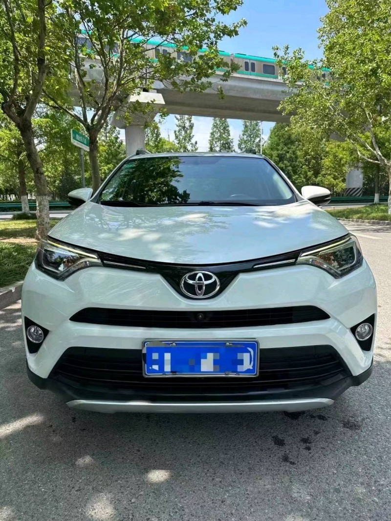 东营17年丰田RAV41