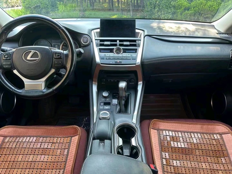 枣庄15年雷克萨斯NX4