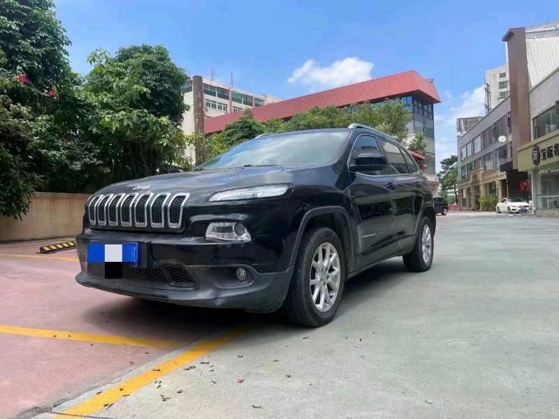 衡阳17年Jeep自由光1