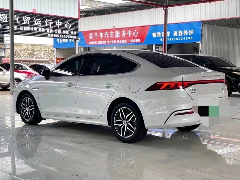 梧州22年比亞迪秦2