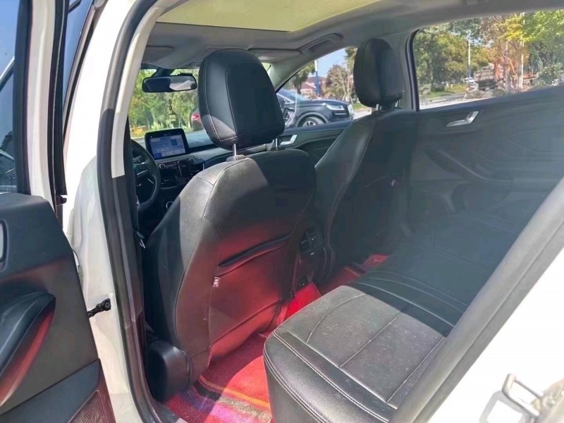 湖州20年福特福克斯4