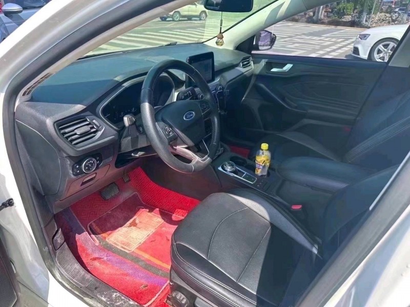 湖州20年福特福克斯5