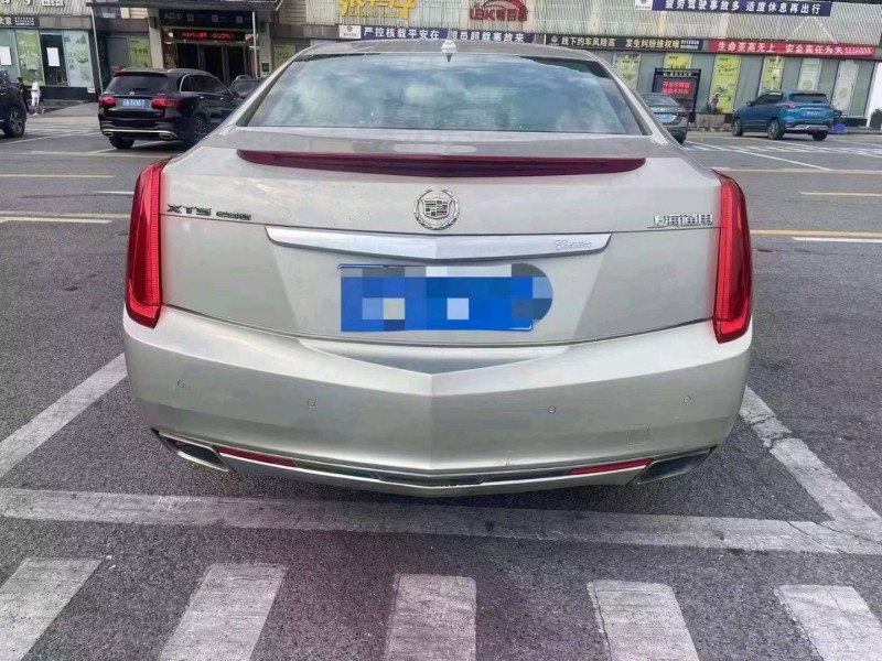 重庆15年凯迪拉克XTS2