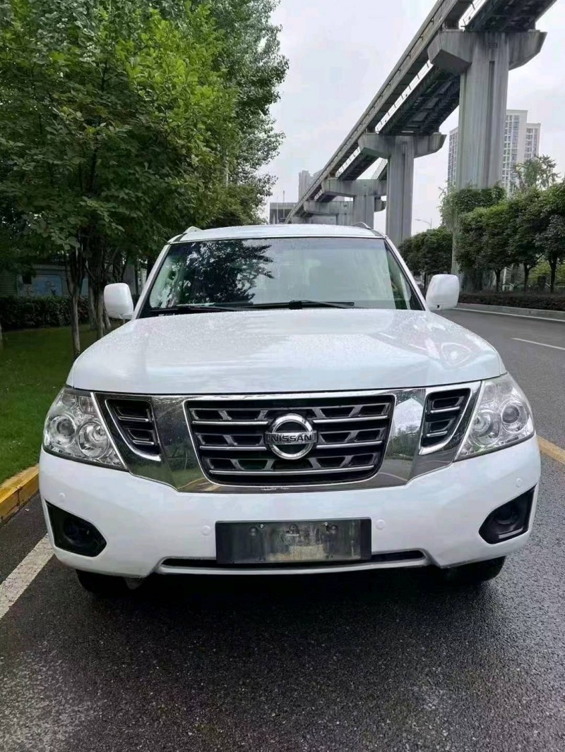 重庆17年日产途乐1