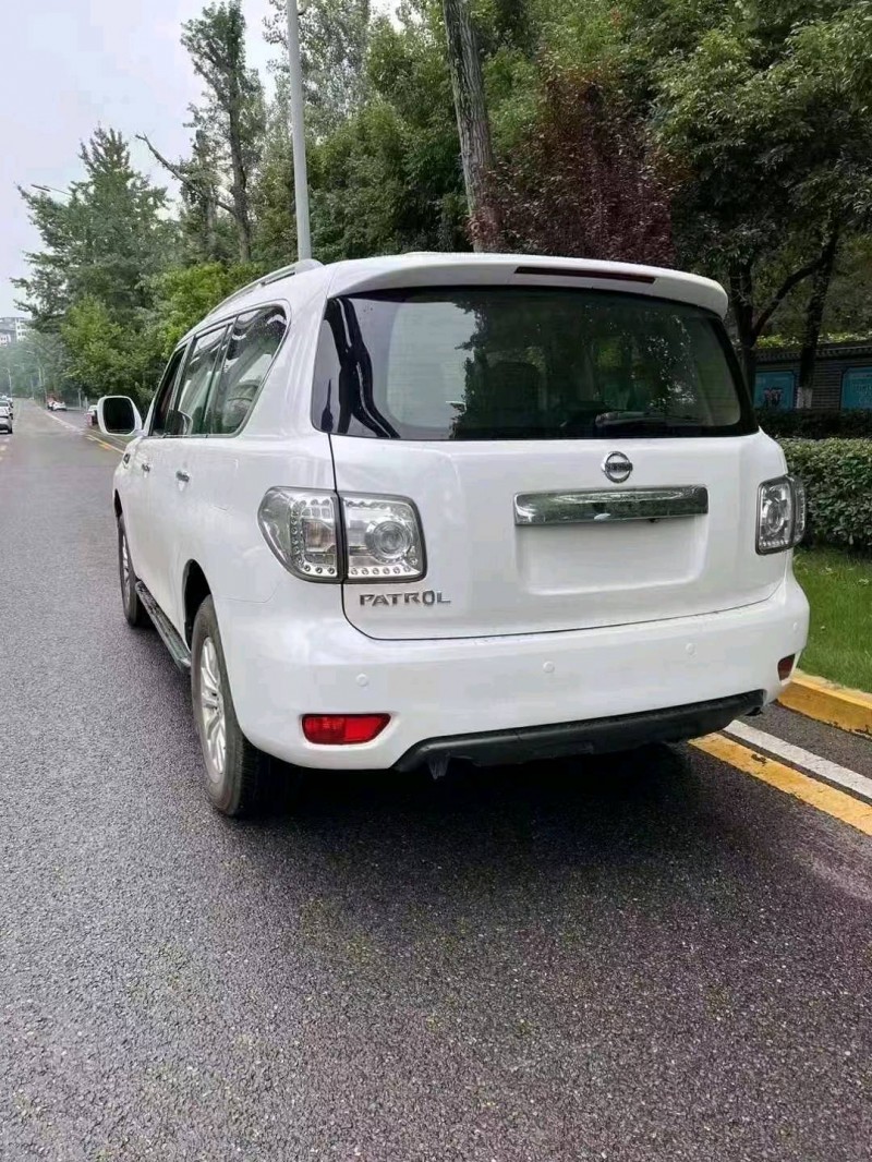重庆17年日产途乐6