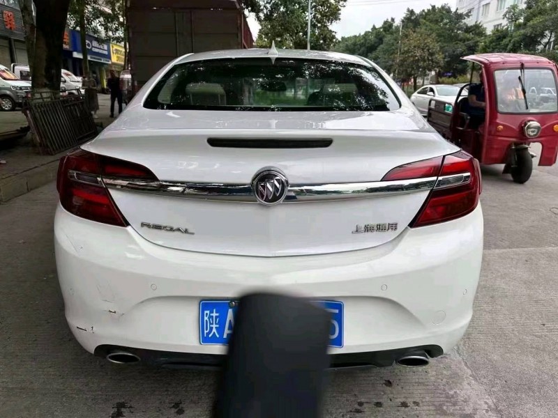 重庆16年别克君威5