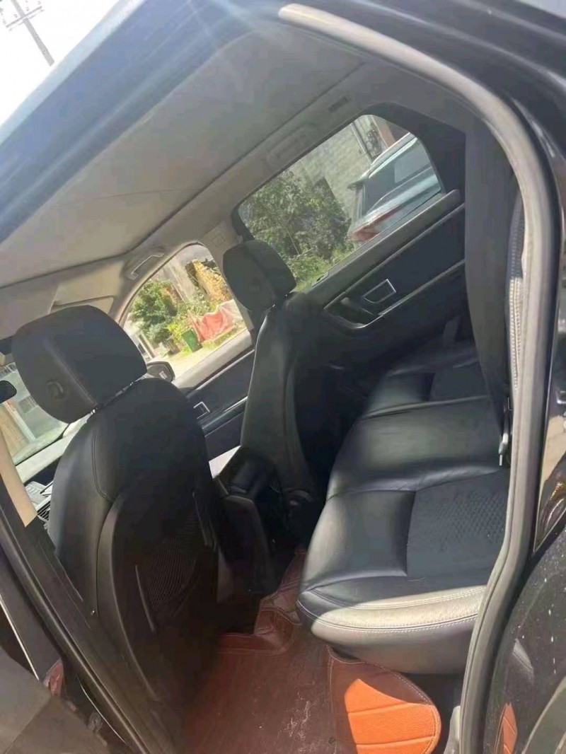 重庆16年路虎神行者4