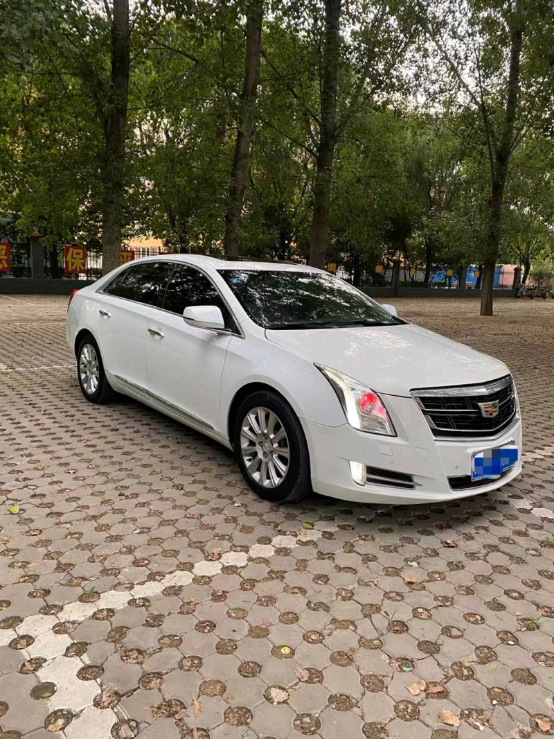 枣庄17年凯迪拉克XTS3