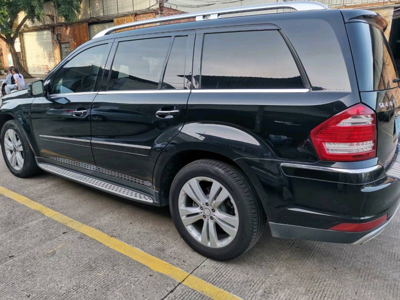 广州12年奔驰GL8