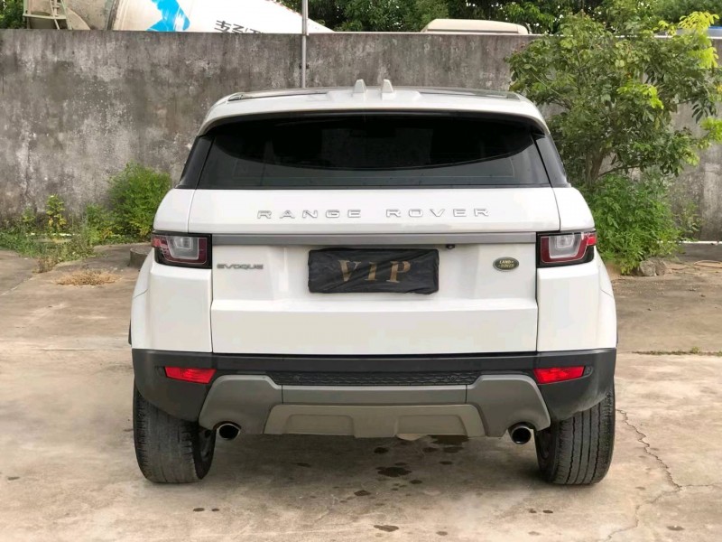 广州18年路虎极光9